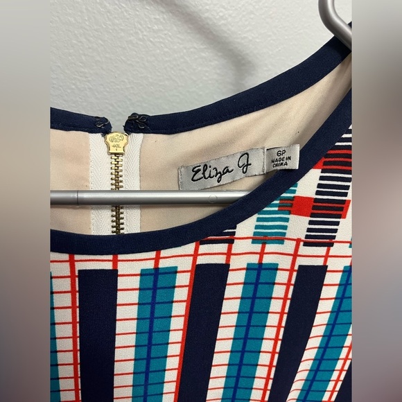 Eliza J Dress Mini Stretch Knit Geometric Print Stripe Crewneck 3/4 Sleeve Sz 6P - Picture 7 of 7